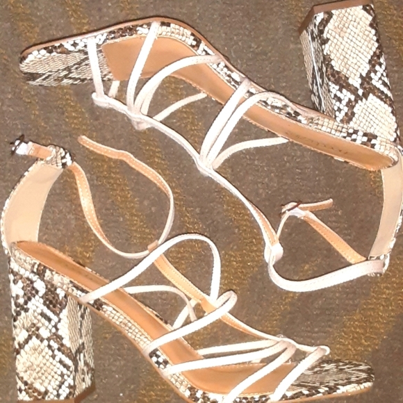 Shoedazzle size 10 canvas linen strap 4inch heels brand new never worn - Picture 1 of 7